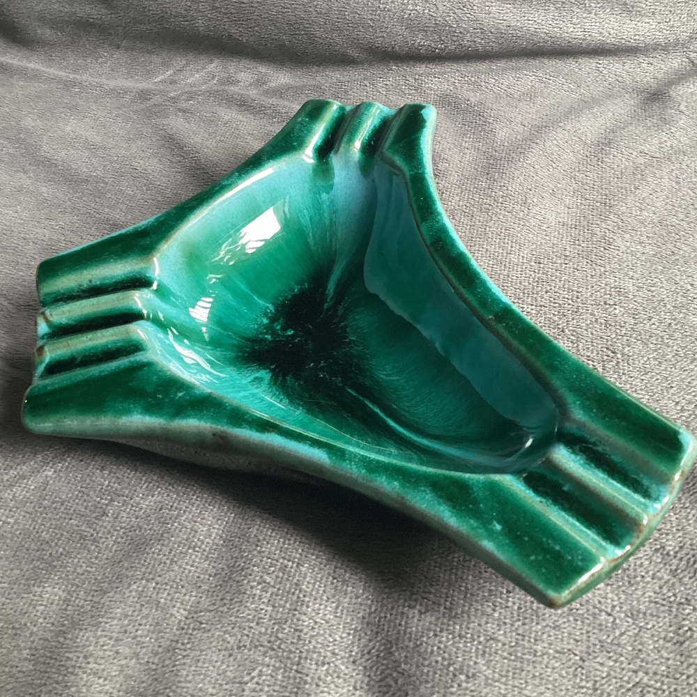 VINTAGE DRIP GLAZE POTTERY ATOMIC BOOMERANG  ASHTRAY/TRINKET DISH